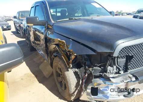 2015 Ram 1500 Outdoorsman z USA, uszkodzony, nr VIN 1C6RR7LT0FS739756